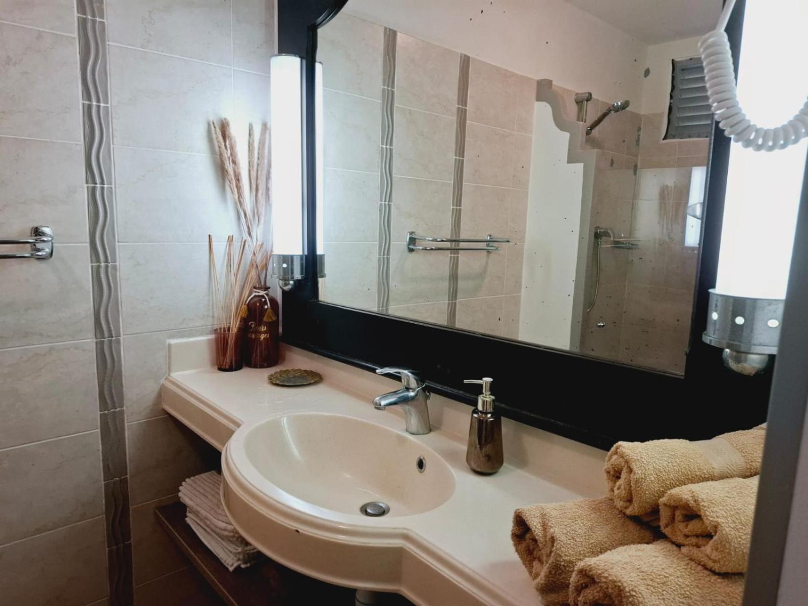 Suite 4 Pers Dans Village Vacances Сен-Ан Екстериор снимка